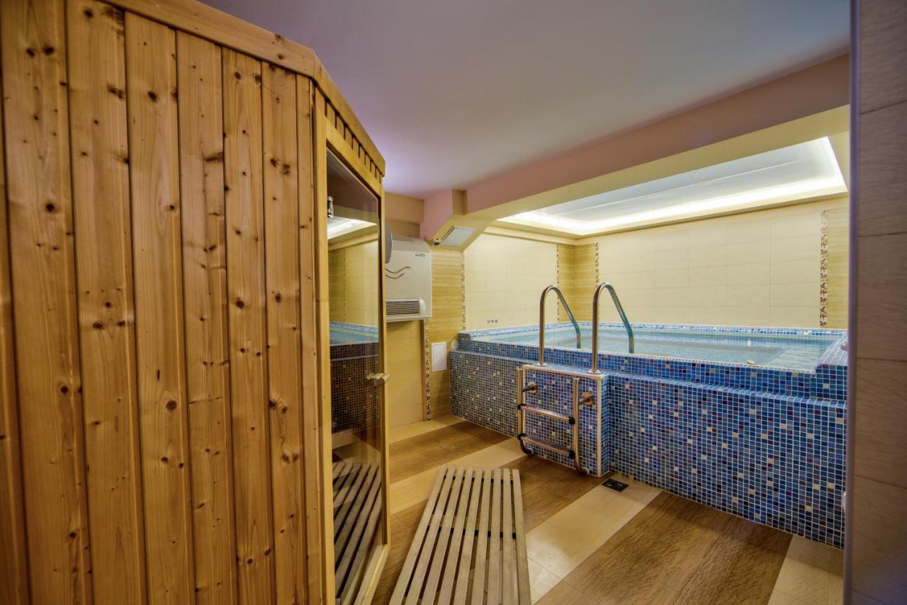 Hotel Ambient Брашов Экстерьер фото