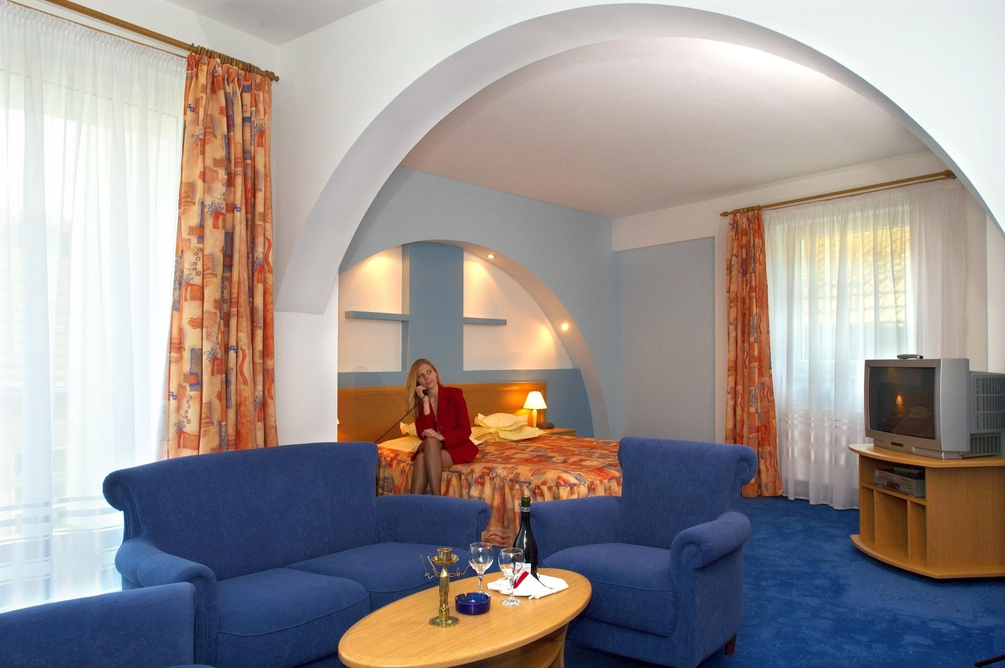 Hotel Ambient Брашов Экстерьер фото