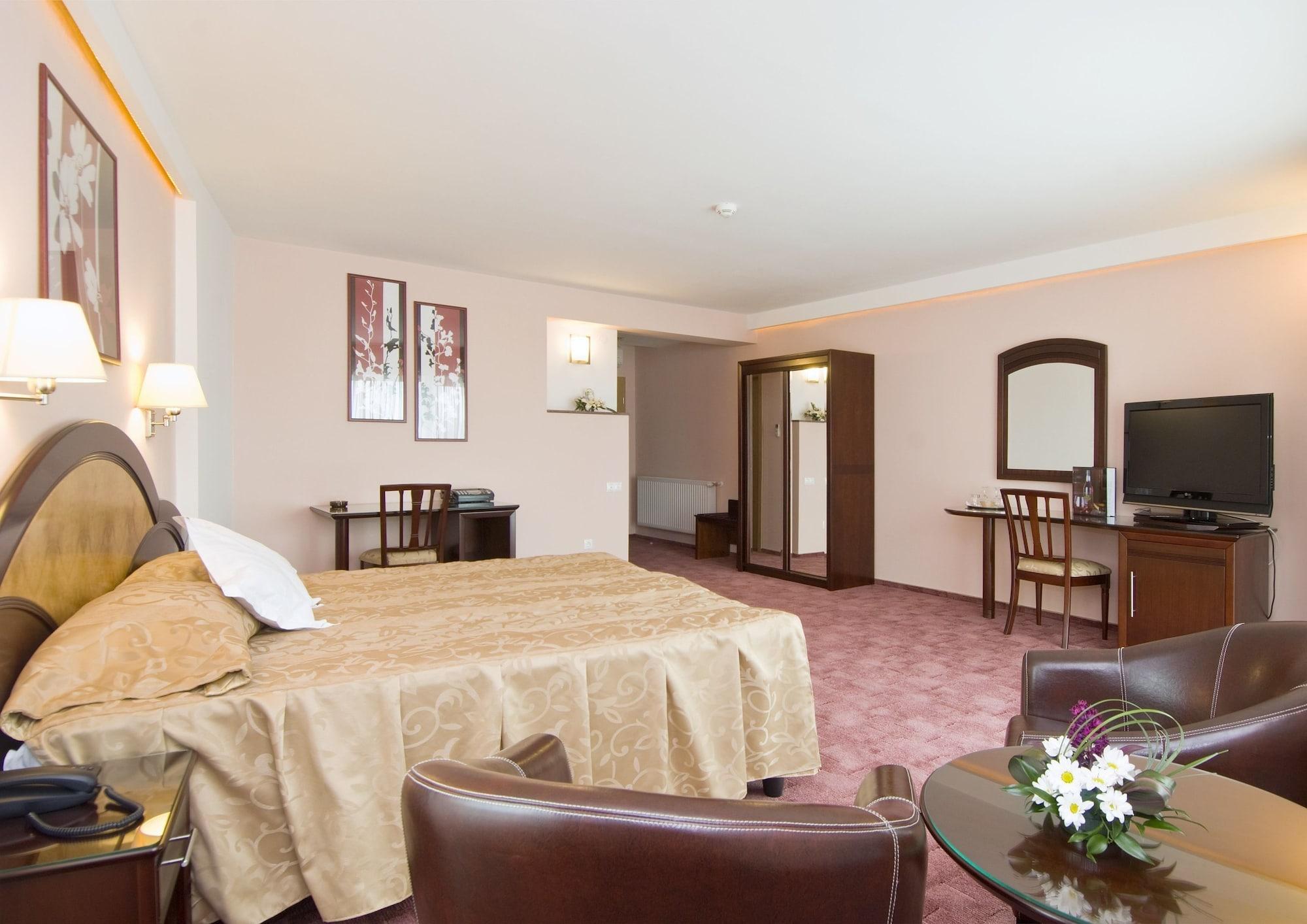 Hotel Ambient Брашов Экстерьер фото