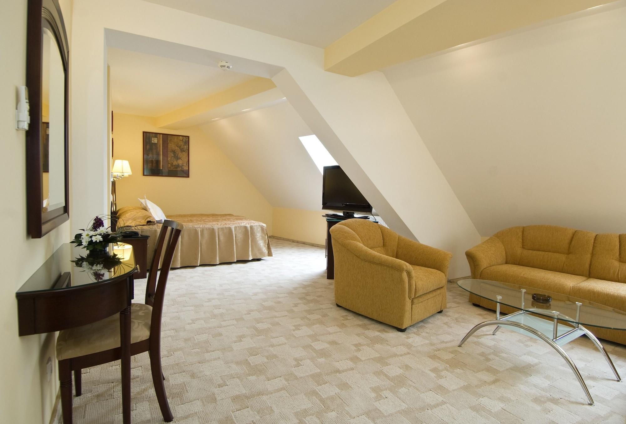 Hotel Ambient Брашов Экстерьер фото