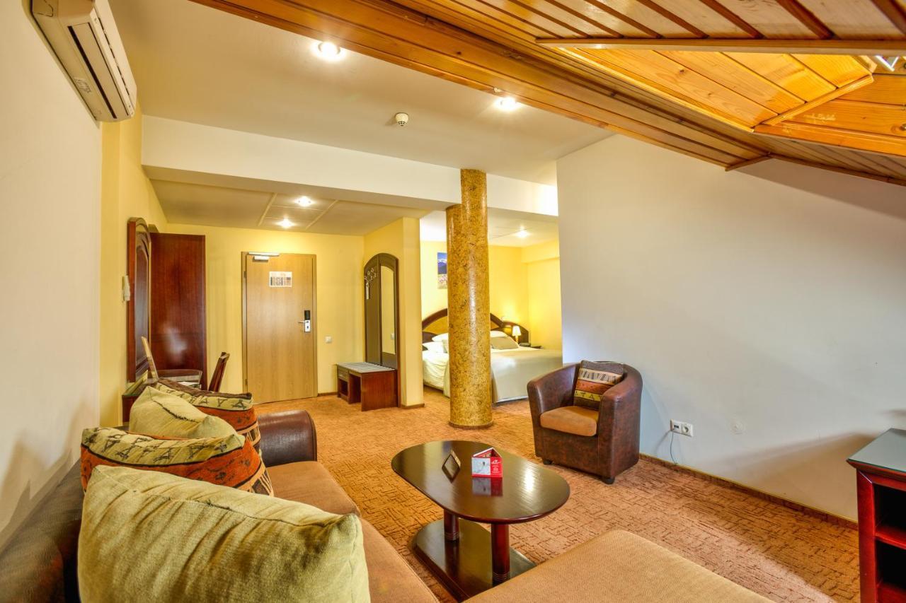Hotel Ambient Брашов Экстерьер фото