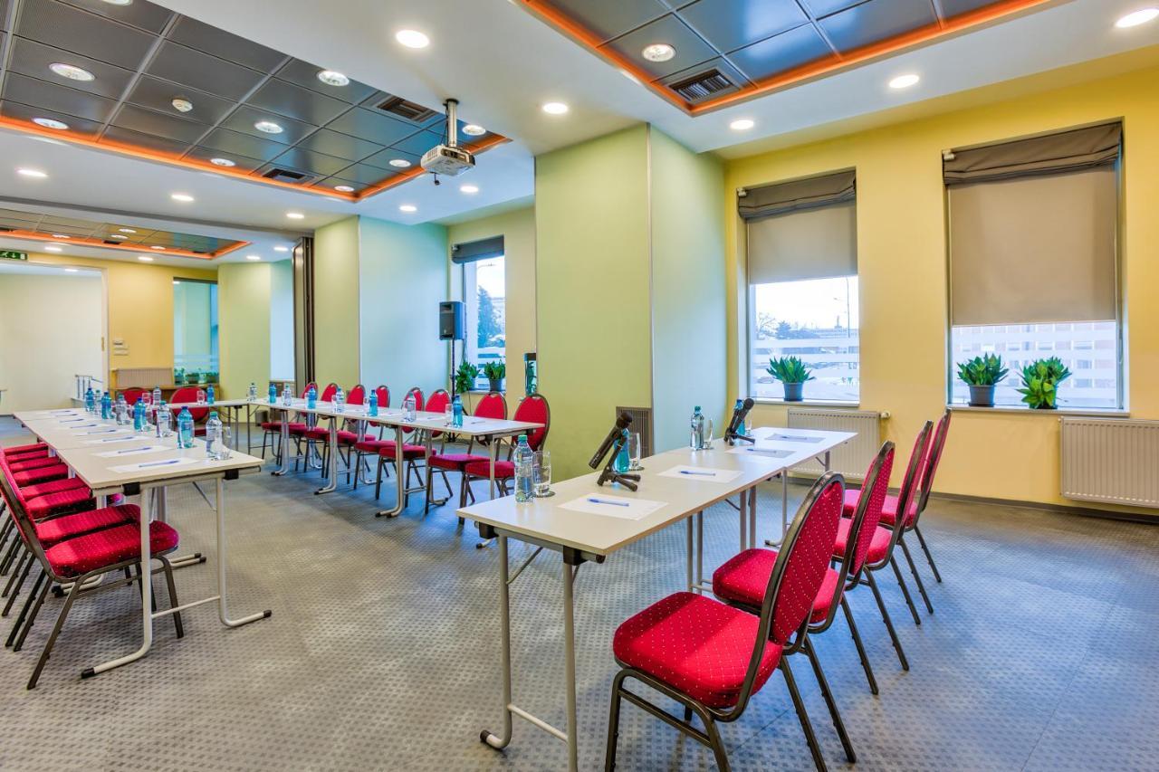 Hotel Ambient Брашов Экстерьер фото
