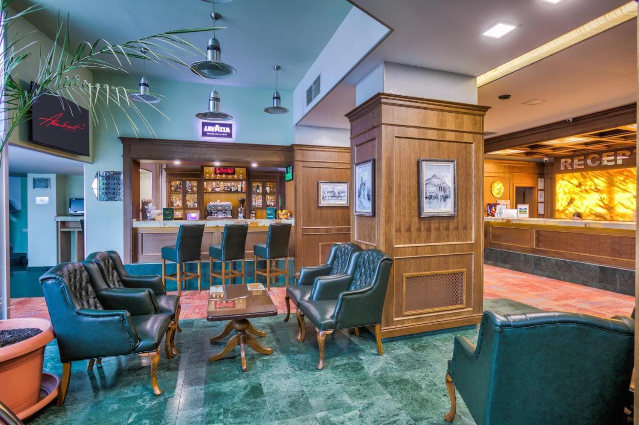 Hotel Ambient Брашов Экстерьер фото