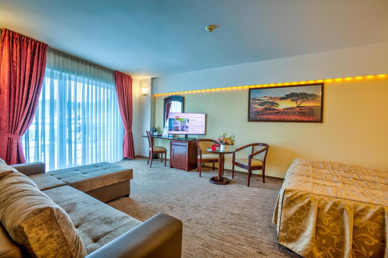Hotel Ambient Брашов Экстерьер фото