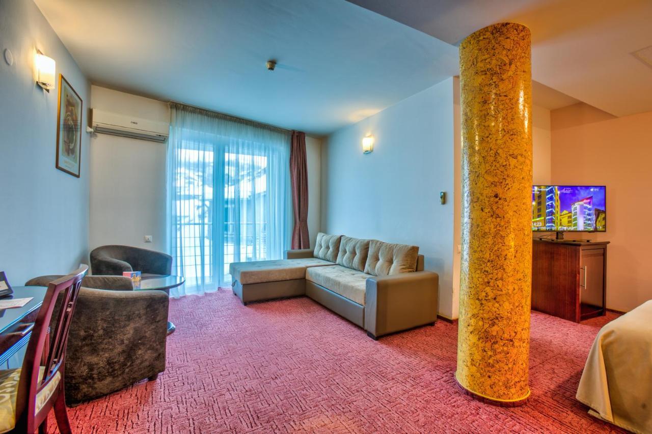 Hotel Ambient Брашов Экстерьер фото