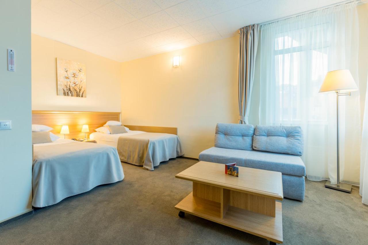 Hotel Ambient Брашов Экстерьер фото