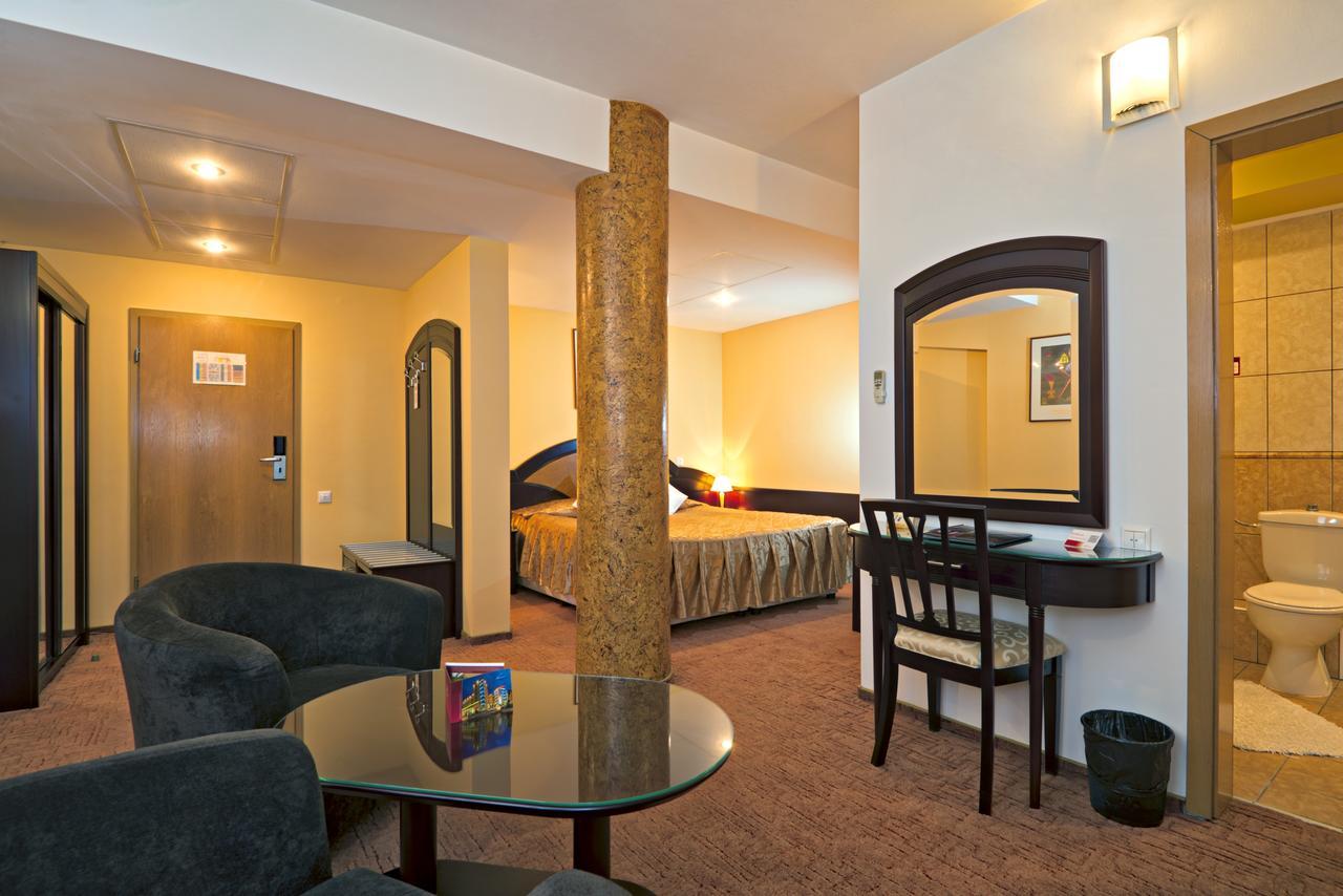 Hotel Ambient Брашов Экстерьер фото