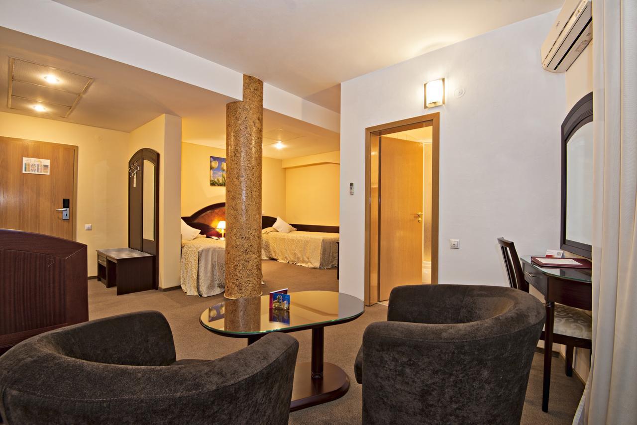 Hotel Ambient Брашов Экстерьер фото