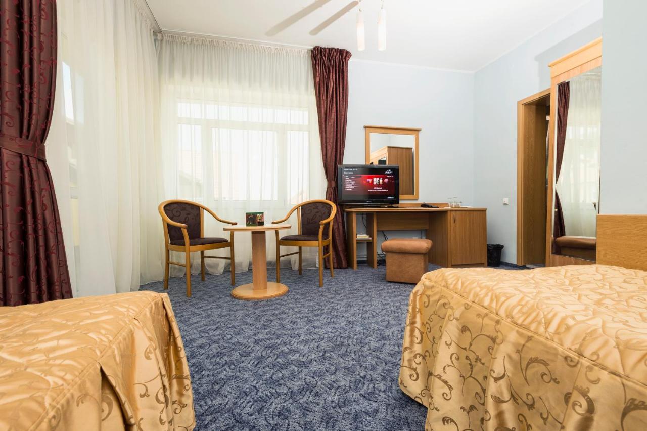 Hotel Ambient Брашов Экстерьер фото